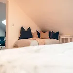 Les Temps Heureux 아파트 *