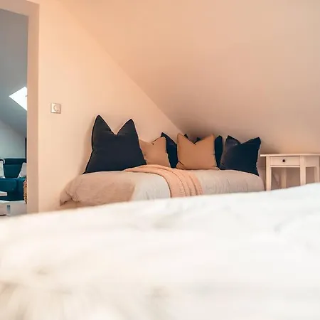 Les Temps Heureux Apartment *