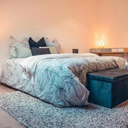 Les Temps Heureux Apartment *